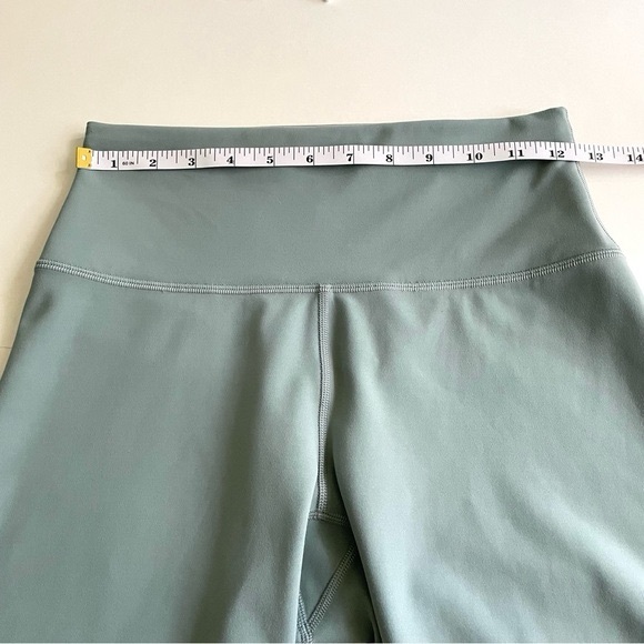 lululemon Wunder Train Contour Fit HighRise Bike Short 8 in Misty Glade - Picture 10 of 12